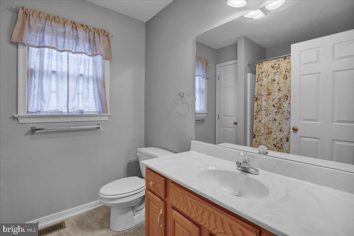 320 Royal Hunt Way Lititz, PA 17543 - Photo 12 of 34