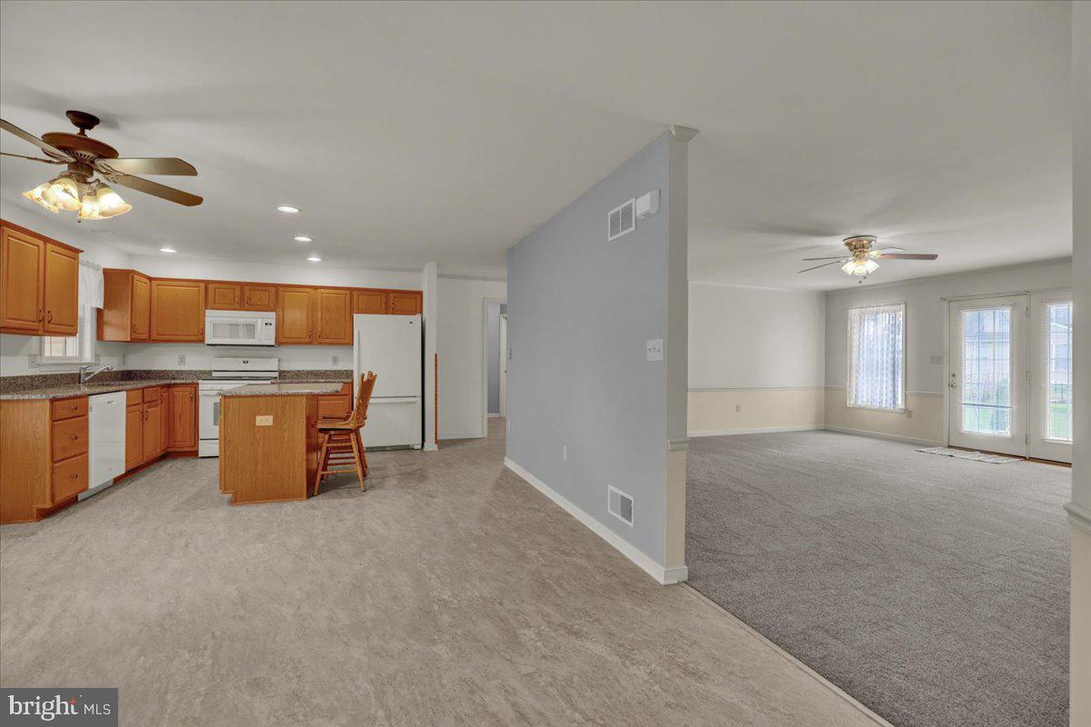320 Royal Hunt Way Lititz, PA 17543 - Photo 4 of 34