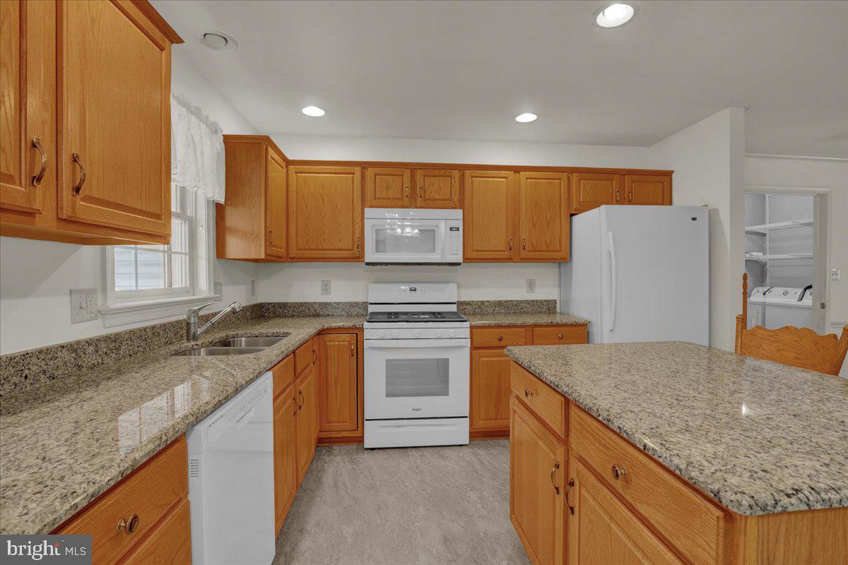 320 Royal Hunt Way Lititz, PA 17543 - Photo 6 of 34
