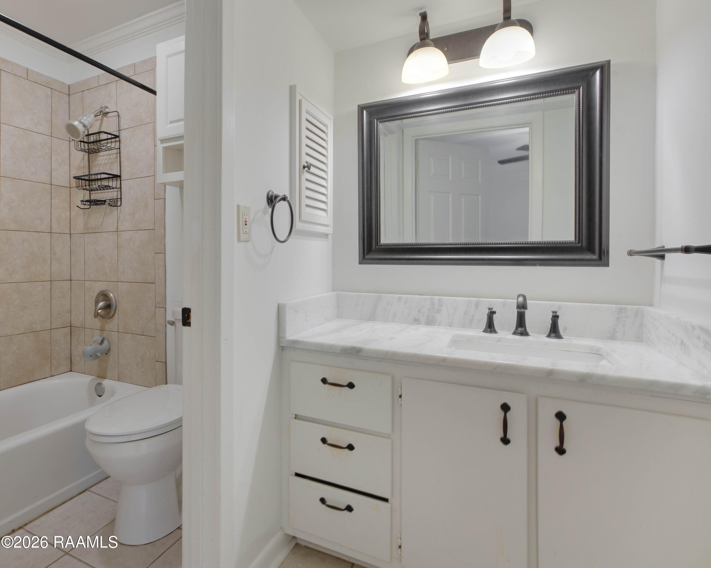 220 Doucet Road, Unit 221C Lafayette, LA 70503 - Photo 11 of 16 220 Doucet Unit 221C Lafayette-13