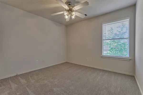 $1,995 | 7 Wickerdale Place, The Woodlands, TX 77382