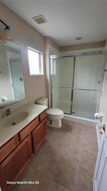 1040 Marcello Boulevard Kissimmee, FL 34746 - Photo 15 of 24 a bathroom with a tub sink and mirror