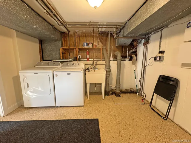 a view of a storage & utility room