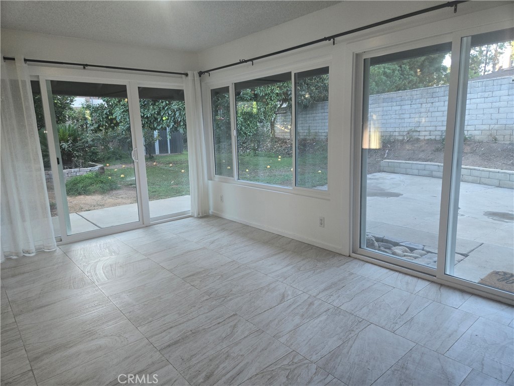 955 Le Conte Drive Riverside, CA 92507 - Photo 5 of 18 Dining room