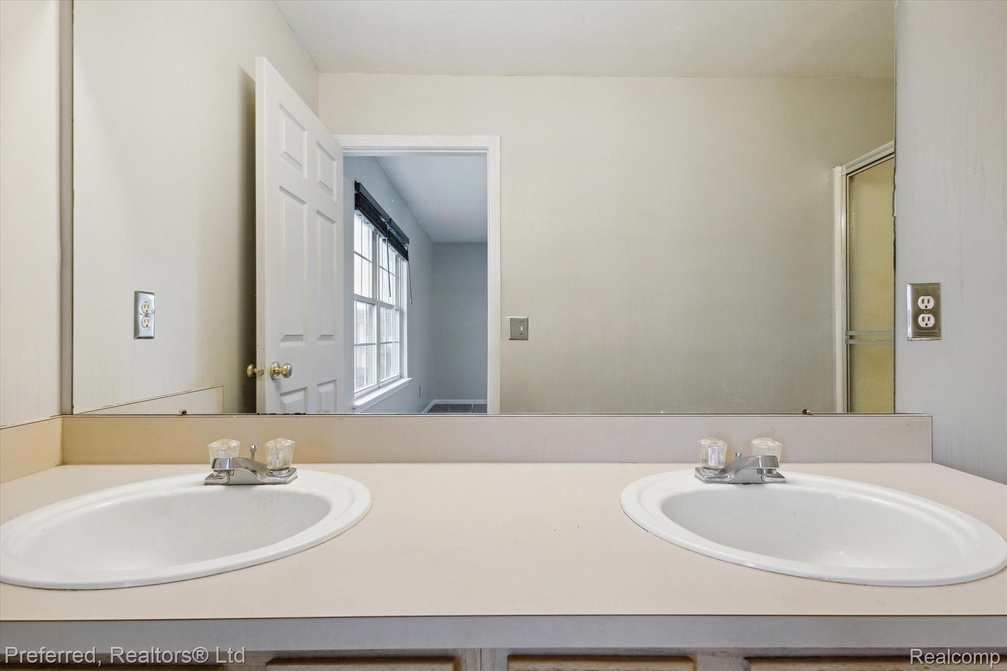 52119 Rivard Road New Baltimore, MI 48047 - Photo 20 of 38 Gallery Image 20