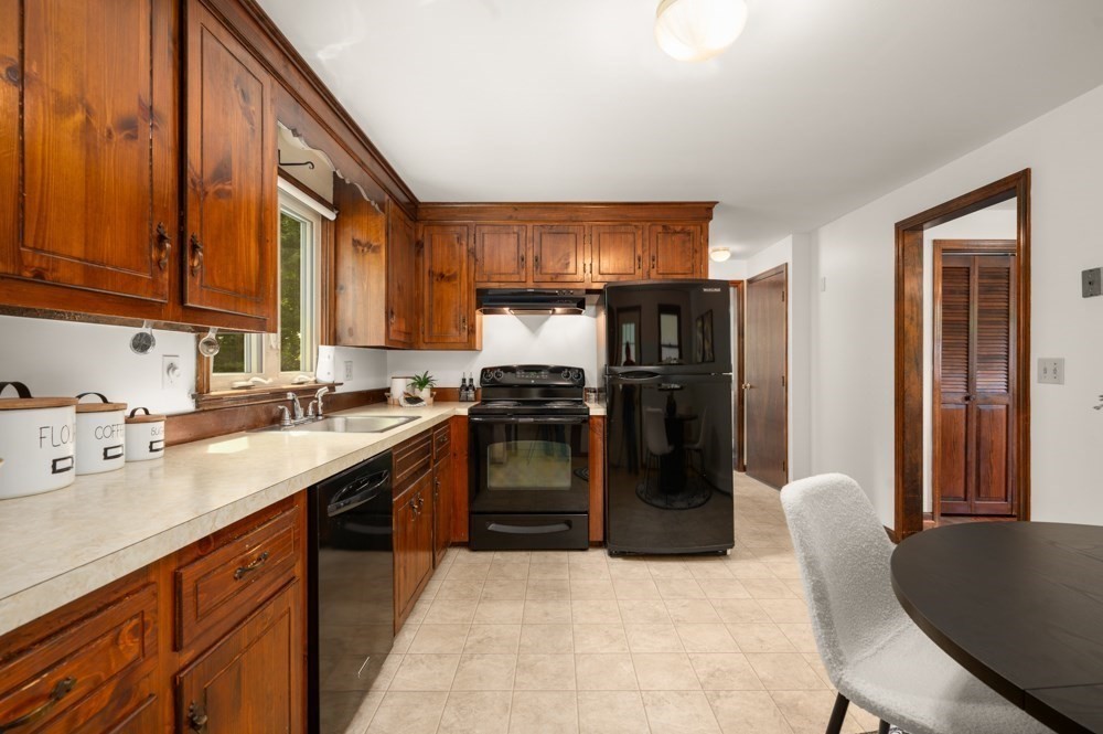 13 Pinewood Road Chelmsford, MA 01824 - Photo 28 of 42 Gallery Image 28