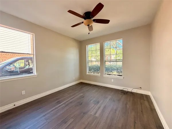$2,950 | 5124 Carefree Drive, League City, TX 77573