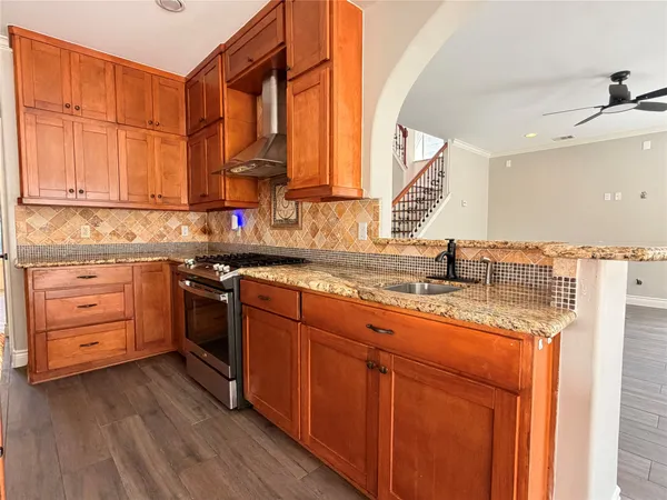$2,850 | 5124 Carefree Drive, League City, TX 77573