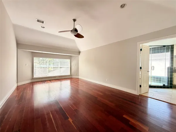 $2,950 | 5124 Carefree Drive, League City, TX 77573