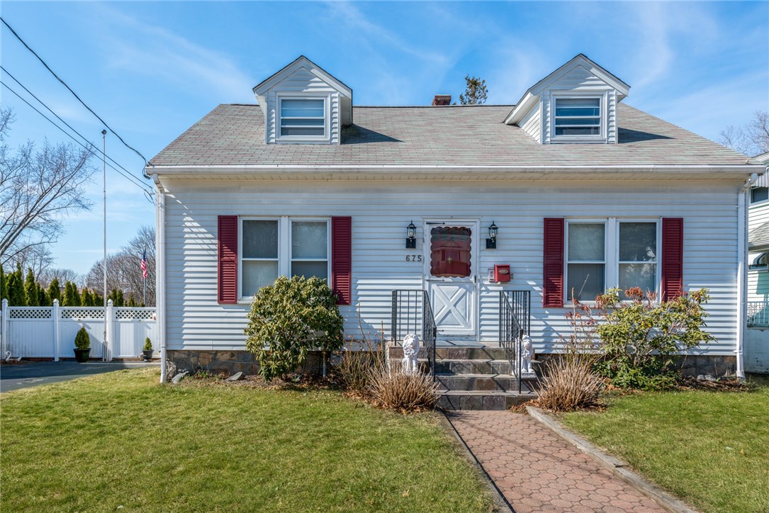 675 Mendon Road Woonsocket, RI 02895 - Photo 2 of 29
