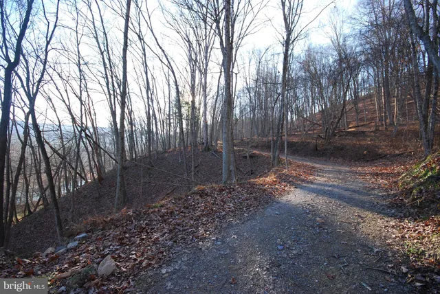 $825,000 | 30 Cavalier Way, Great Cacapon, WV 25422