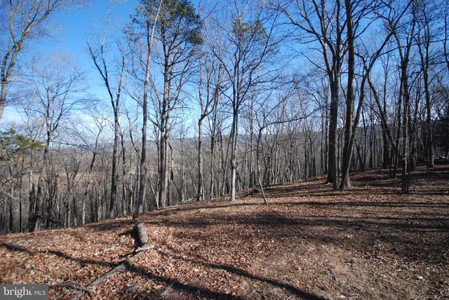 $825,000 | 30 Cavalier Way, Great Cacapon, WV 25422