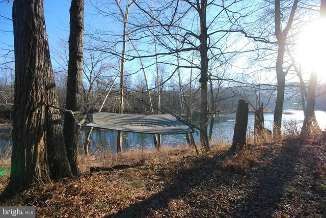 $825,000 | 30 Cavalier Way, Great Cacapon, WV 25422