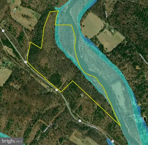 $825,000 | 30 Cavalier Way, Great Cacapon, WV 25422