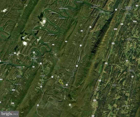 $825,000 | 30 Cavalier Way, Great Cacapon, WV 25422