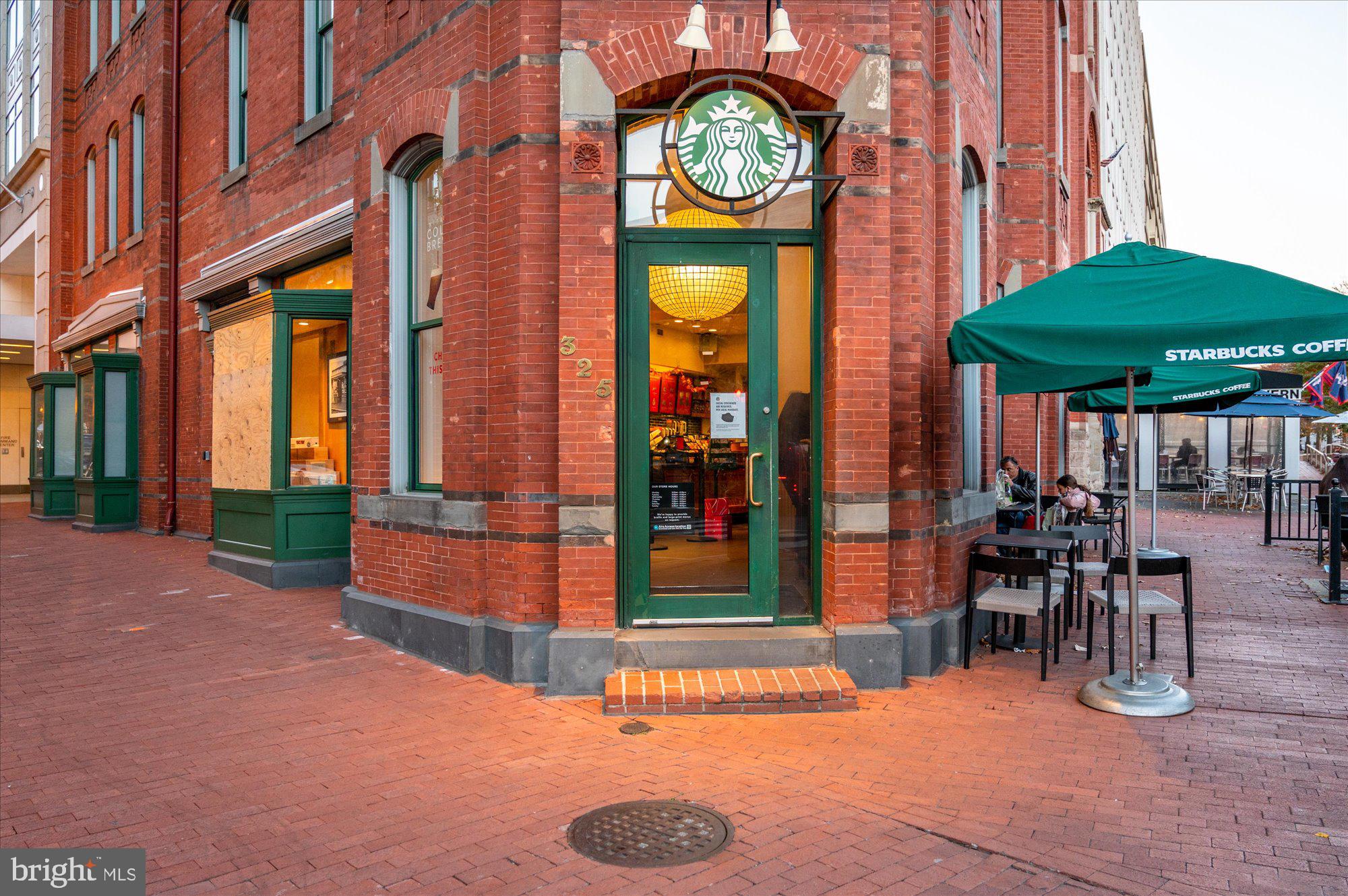912 F Street Northwest, Unit T01 Washington, DC 20004 - Photo 25 of 32 Starbucks
