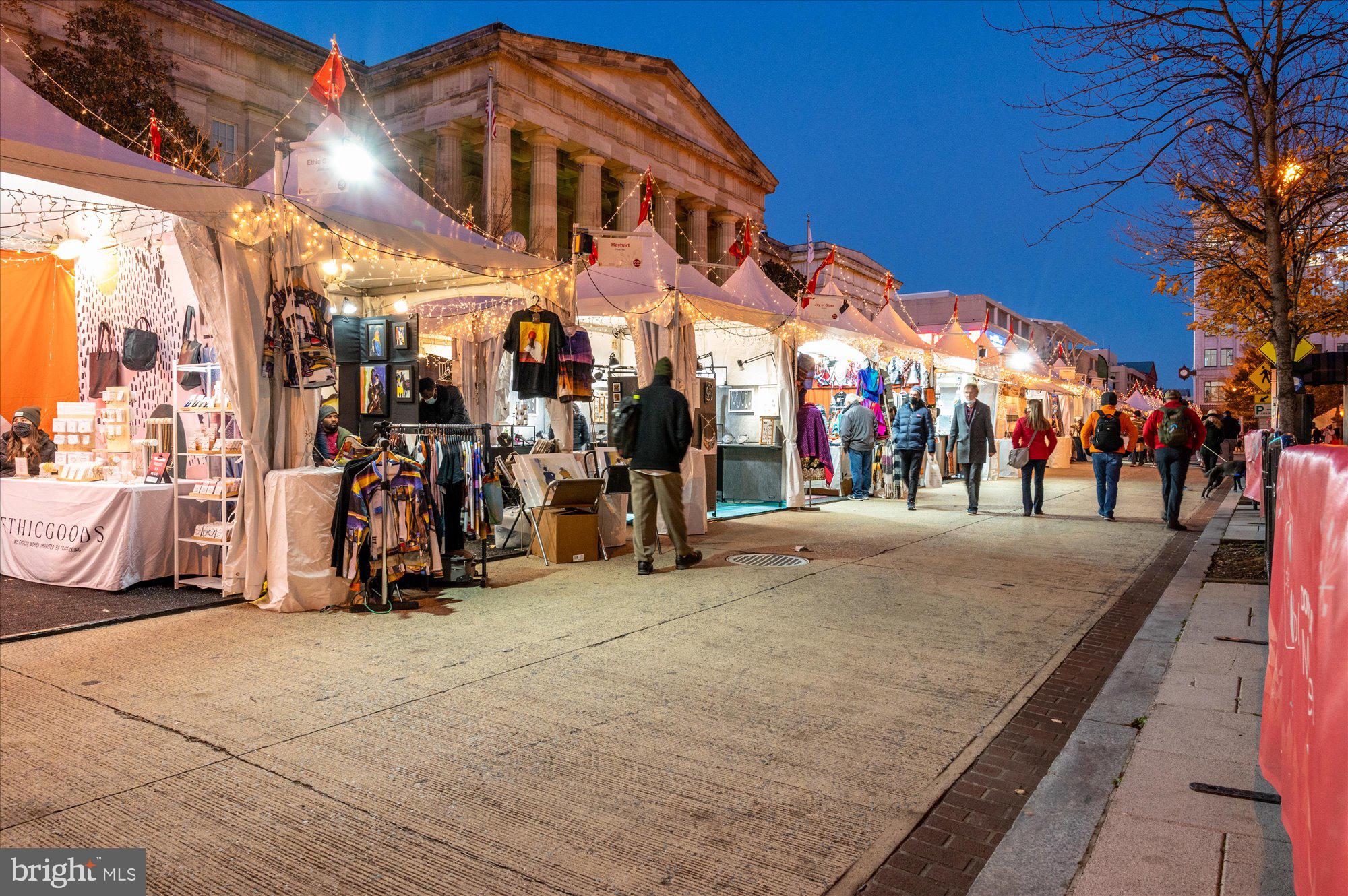 912 F Street Northwest, Unit T01 Washington, DC 20004 - Photo 27 of 32 Holiday Market within half a block
