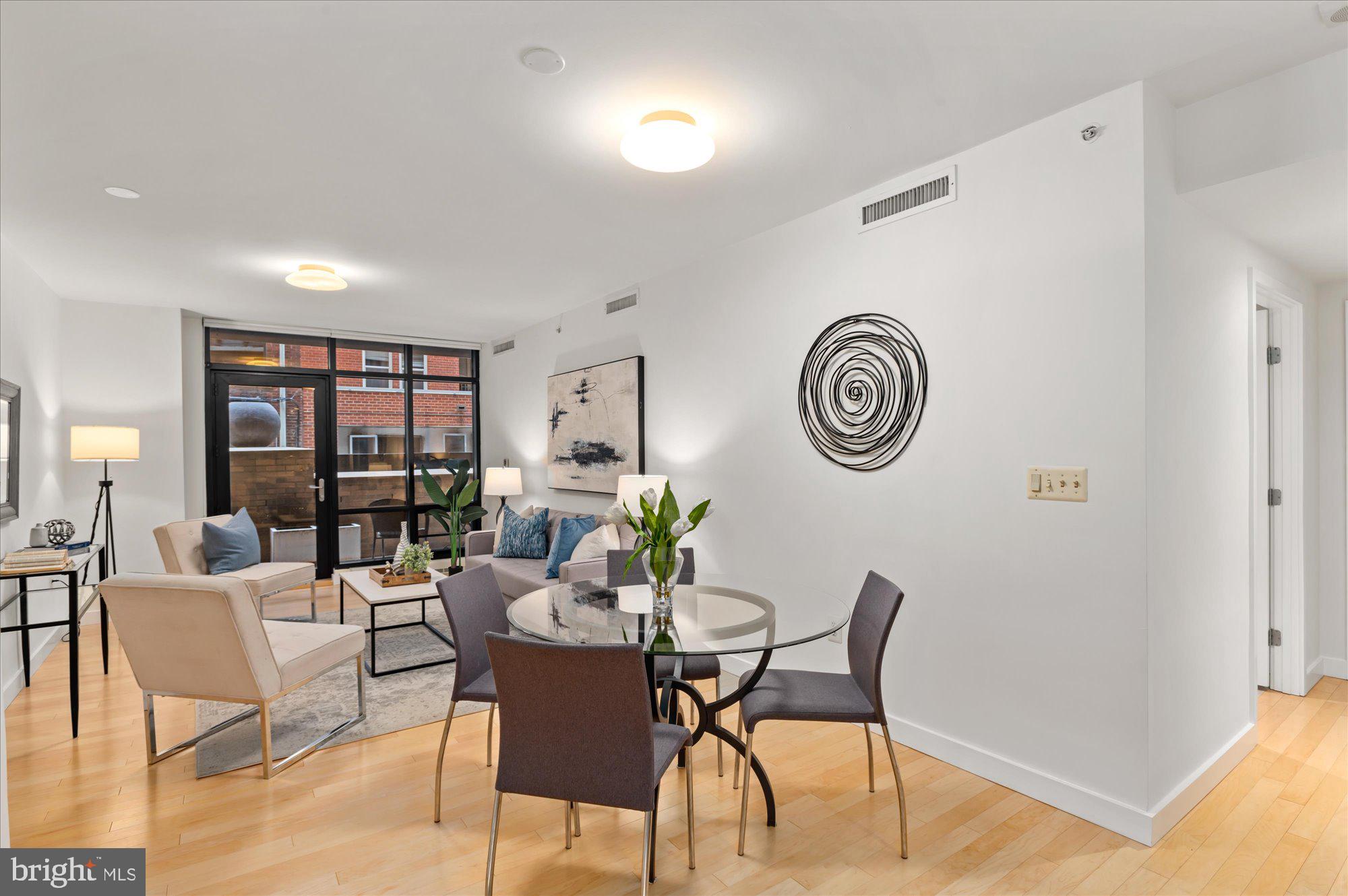 912 F Street Northwest, Unit T01 Washington, DC 20004 - Photo 9 of 32 Living and dining