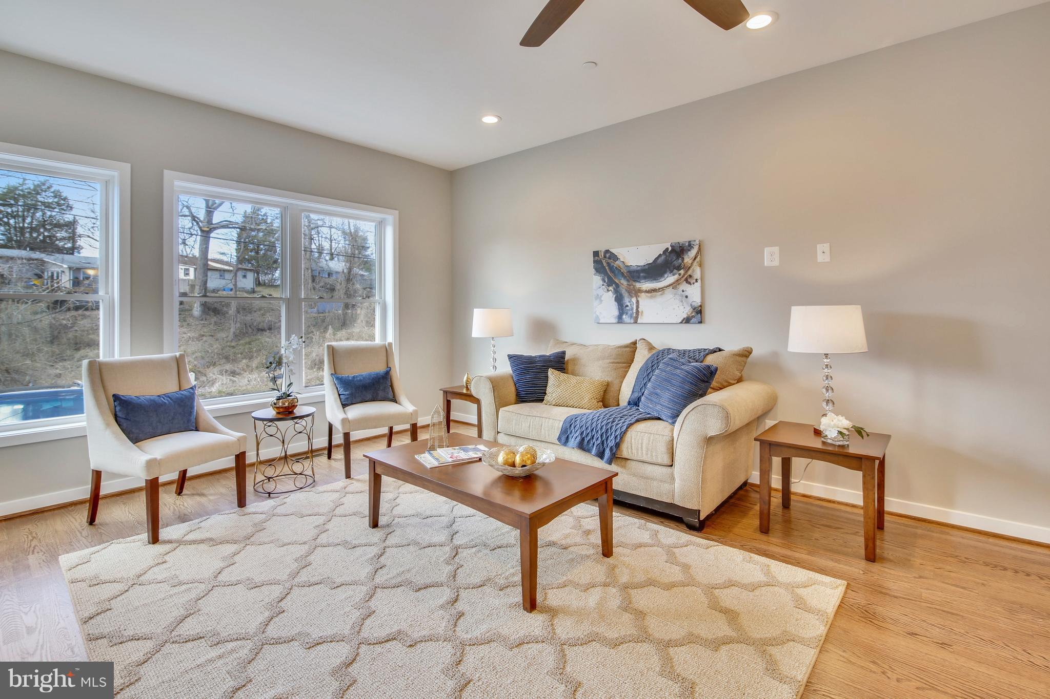 1247 Shore Drive Edgewater, MD 21037 - Photo 8 of 30 Living Room