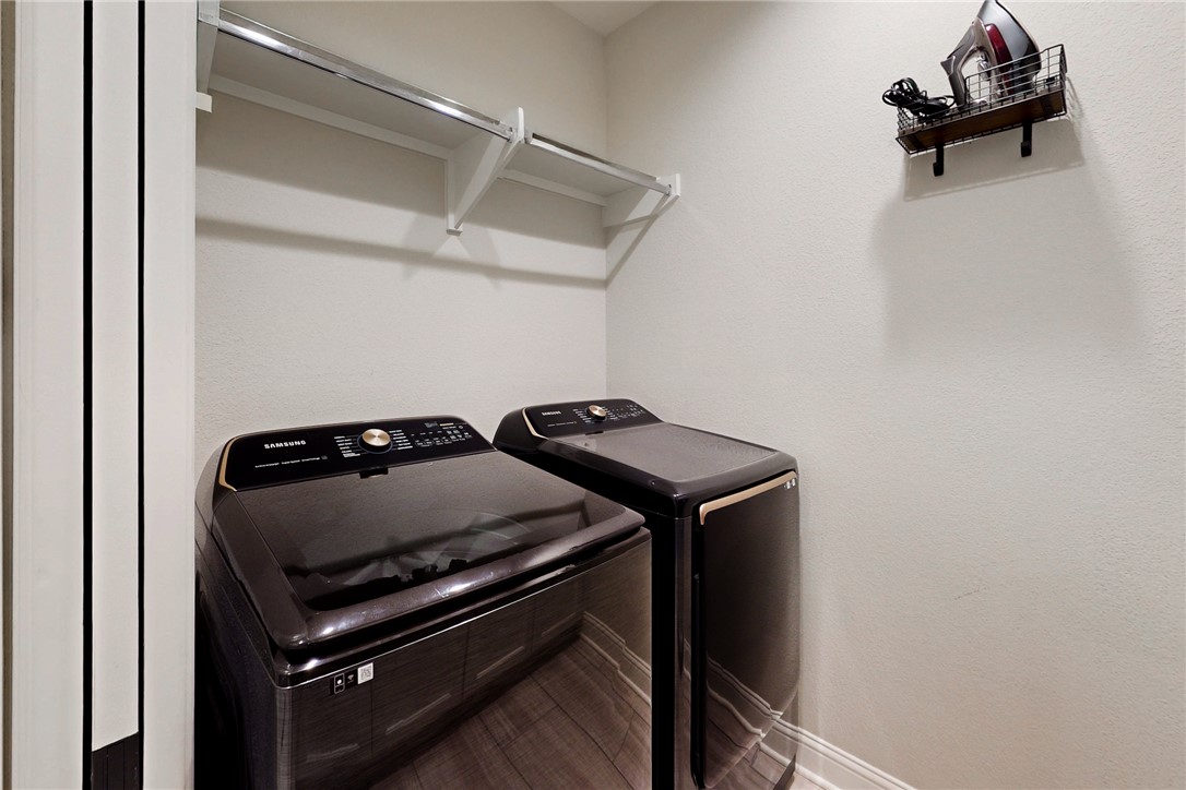 3425 Dovecote Way Bryan, TX 77808 - Photo 21 of 27 Washer/ dryer