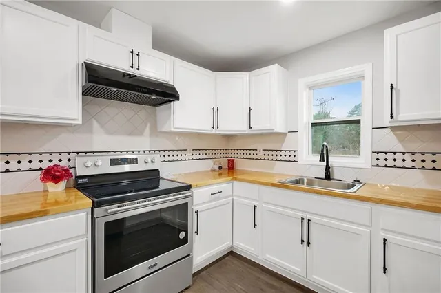 $299,900 | 766 Longleaf Drive, Forest Park, GA 30297