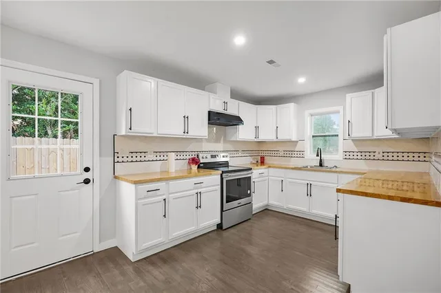 $299,900 | 766 Longleaf Drive, Forest Park, GA 30297