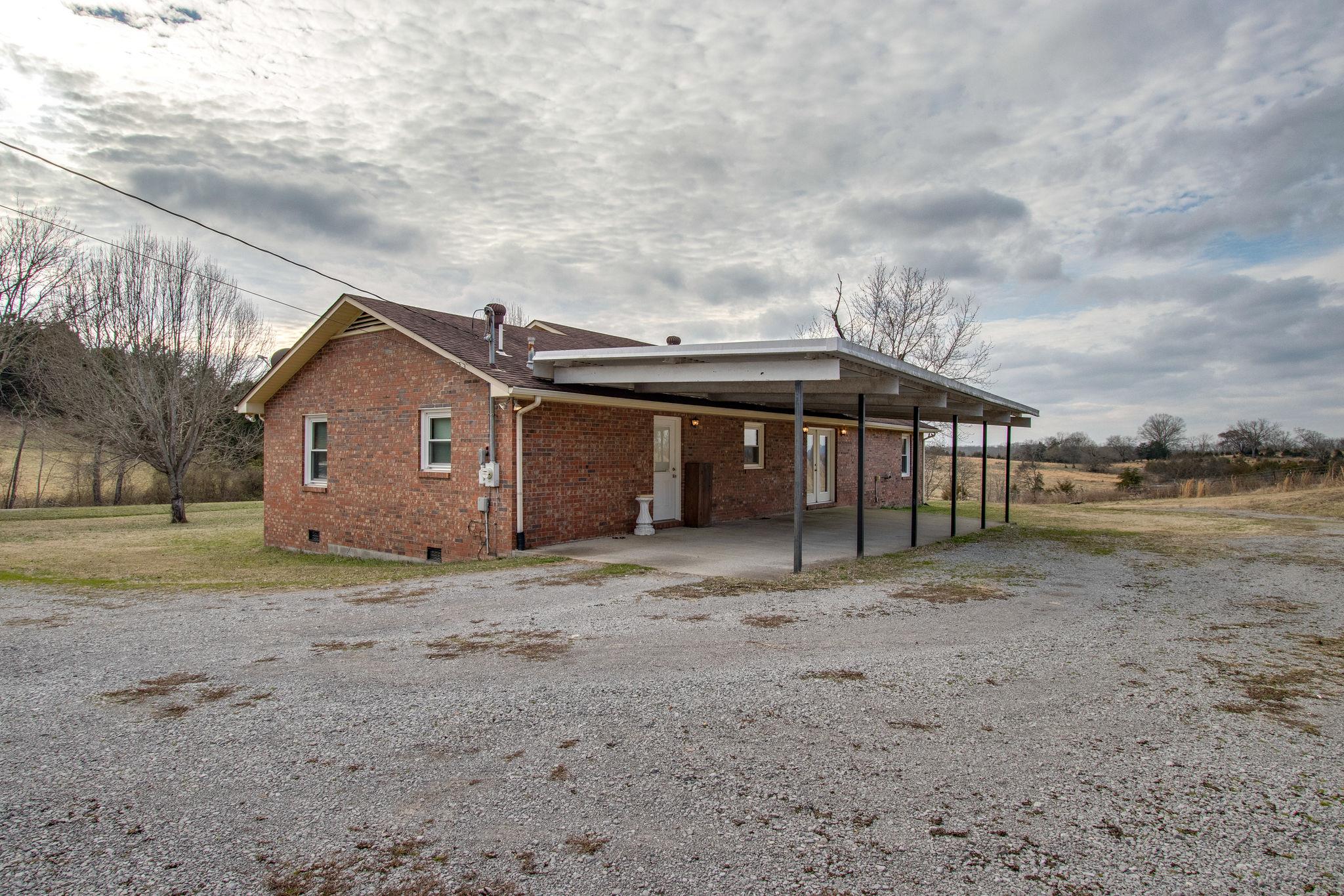 961 New Hope Road Alexandria, TN 37012 - Photo 23 of 24 Circle driveway