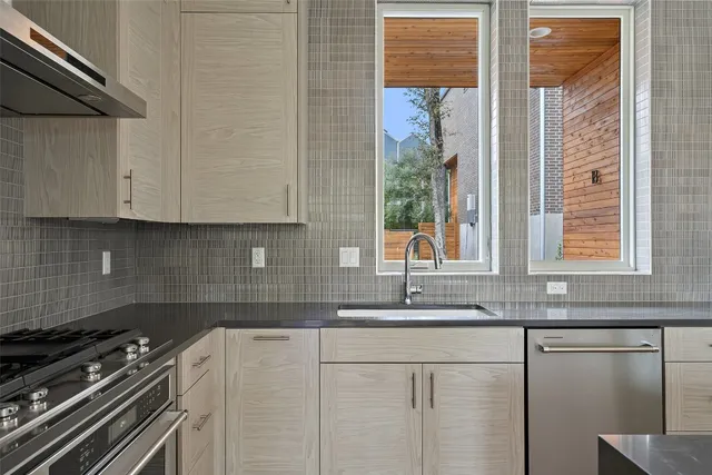 $995,000 | 900 South 2nd Street, Unit 18, Austin, TX 78704