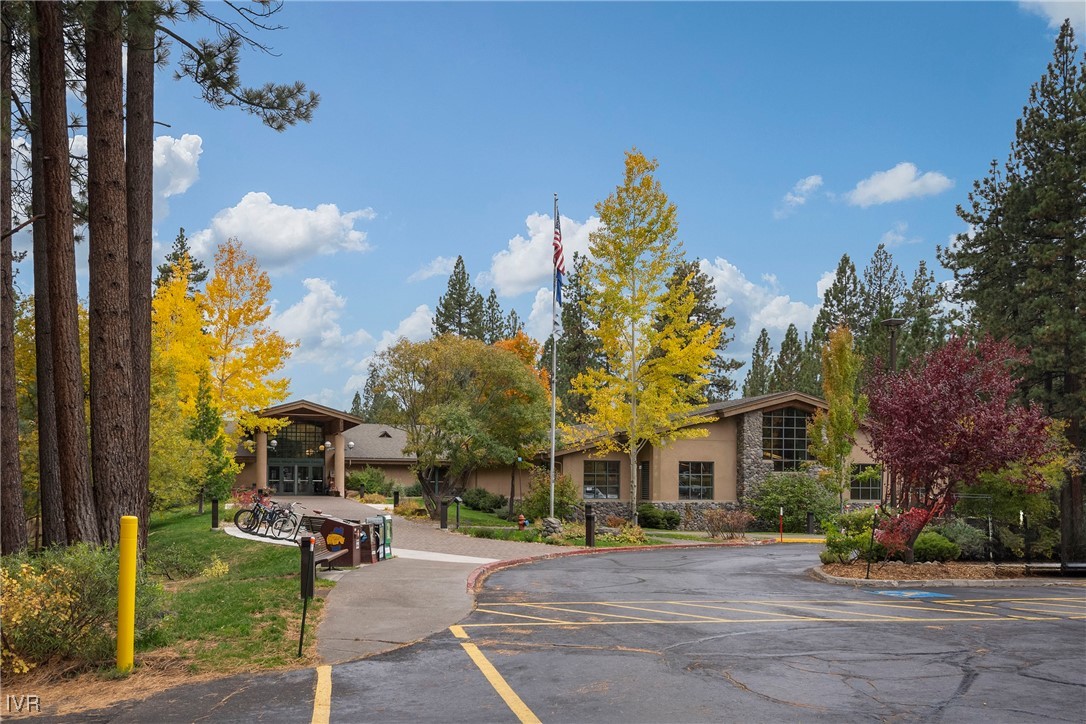 989 Tahoe Boulevard, Unit 89 Incline Village, NV 89451 - Photo 13 of 14 Walkable Rec Center
