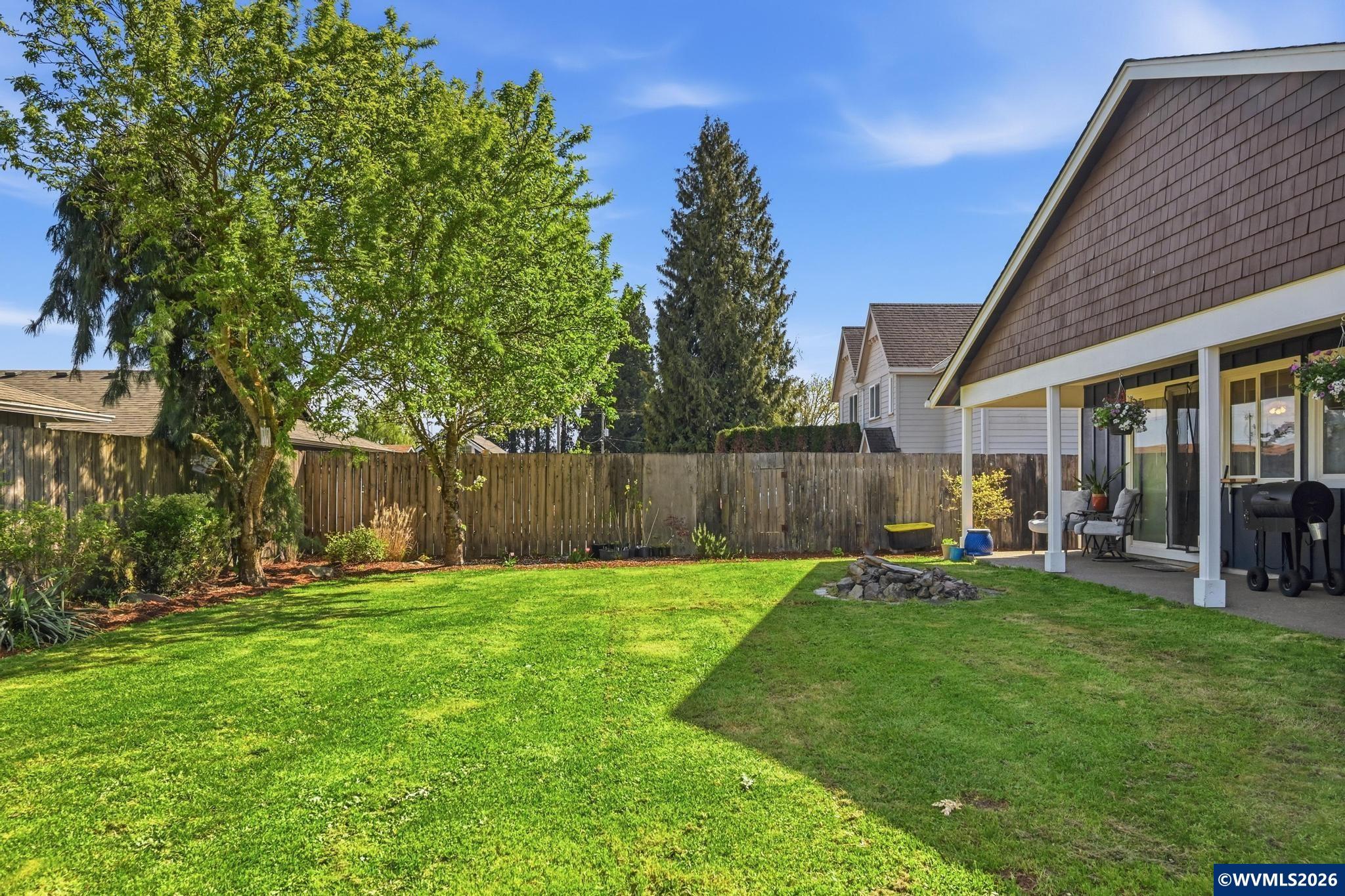 624 North Pershing Street Mount Angel, OR 97362 - Photo 2 of 47