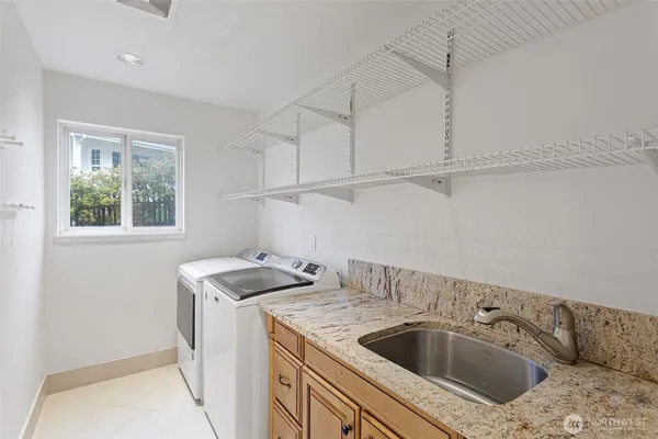 $1,000,000 | 1932 South 370th Court, Federal Way, WA 98003
