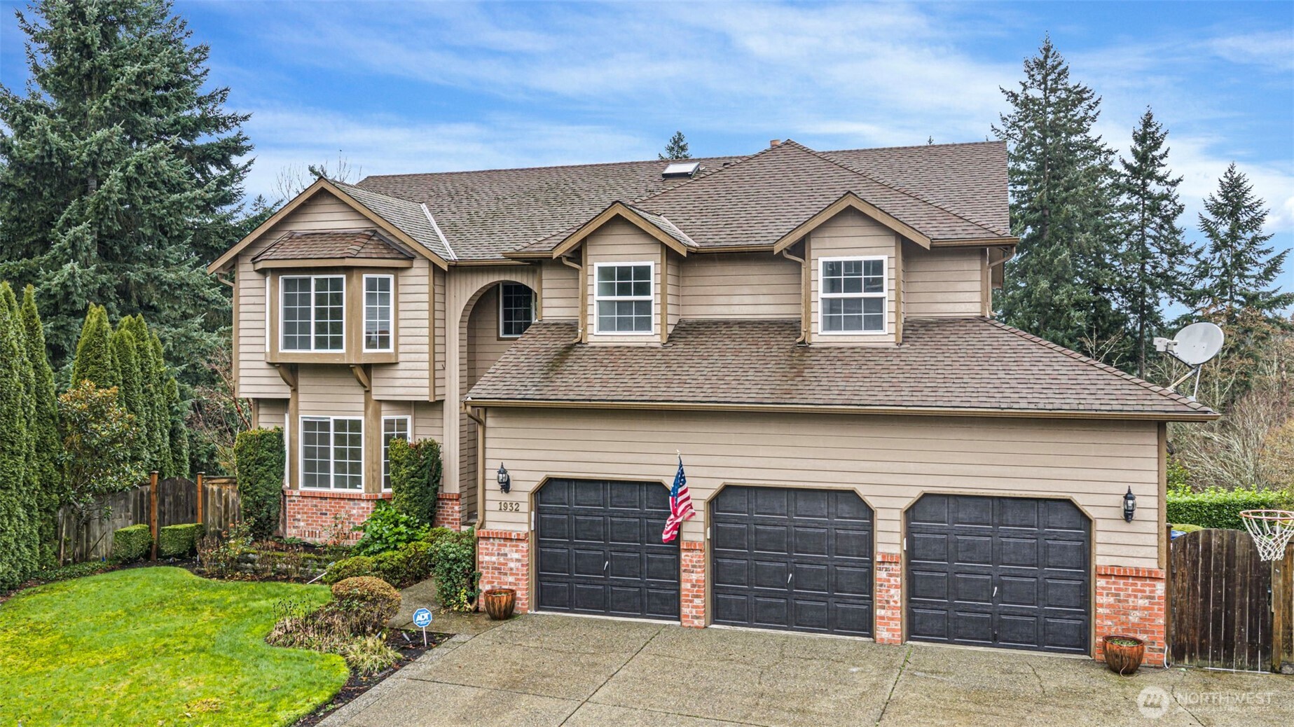 1932 South 370th Court Federal Way, WA 98003 - Photo 2 of 31