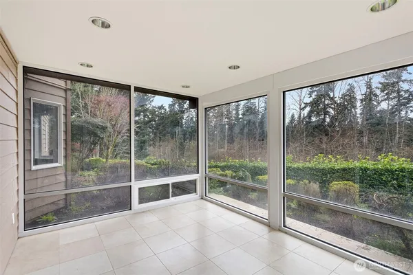 $1,000,000 | 1932 South 370th Court, Federal Way, WA 98003