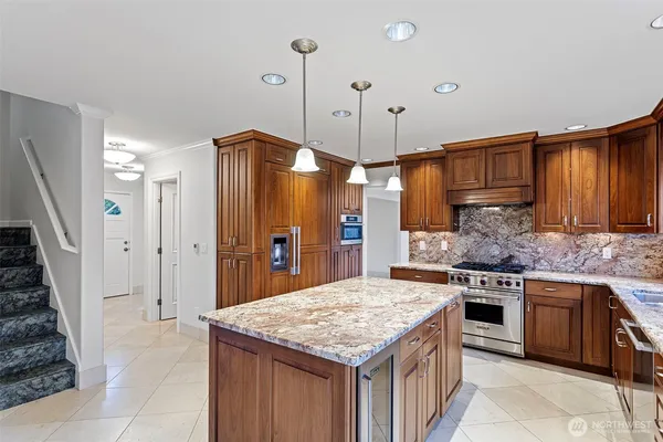 $1,000,000 | 1932 South 370th Court, Federal Way, WA 98003