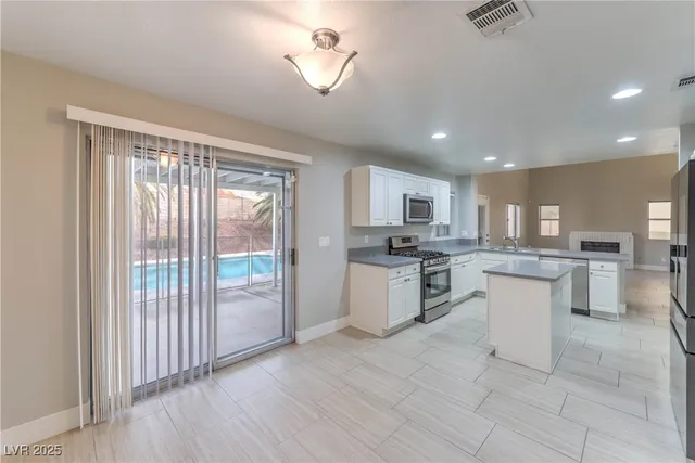 $2,600 | 20 Fantasia Lane, Henderson, NV 89074