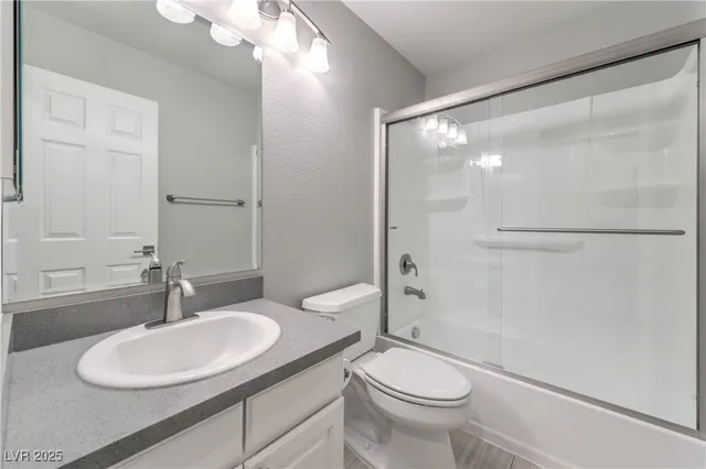 $2,600 | 20 Fantasia Lane, Henderson, NV 89074