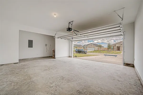 $2,375 | 7138 Glennwick Grv Lane, Richmond, TX 77469