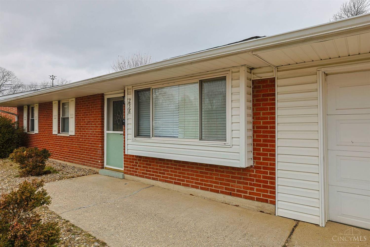 238 Diston Lane Cincinnati, OH 45246 - Photo 2 of 30