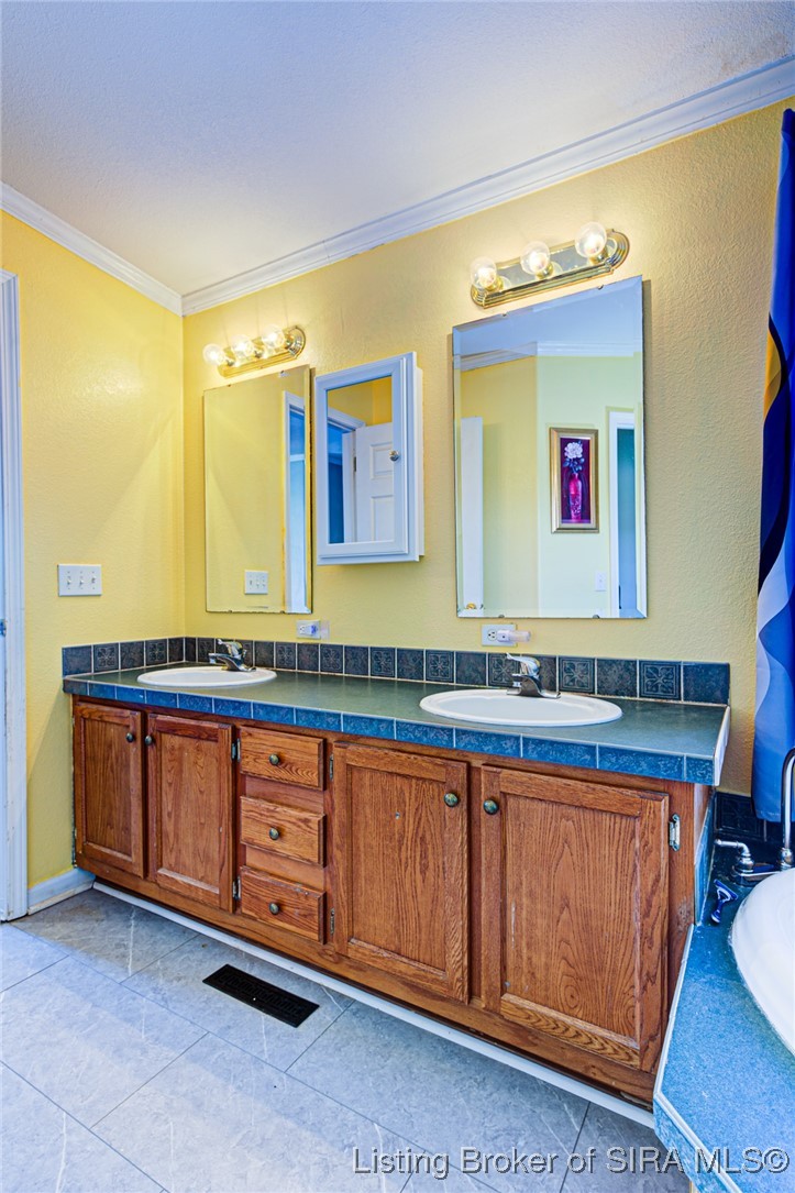 7227 Tunnel Mill Road Charlestown, IN 47111 - Photo 23 of 38 Double vanity
