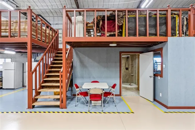 $1,000,000 | 28966 Highway 377, Gordonville, TX 76245