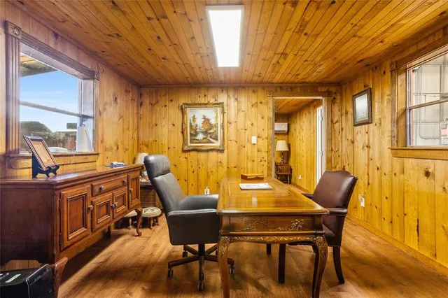 $1,000,000 | 28966 Highway 377, Gordonville, TX 76245