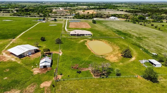 $1,000,000 | 28966 Highway 377, Gordonville, TX 76245