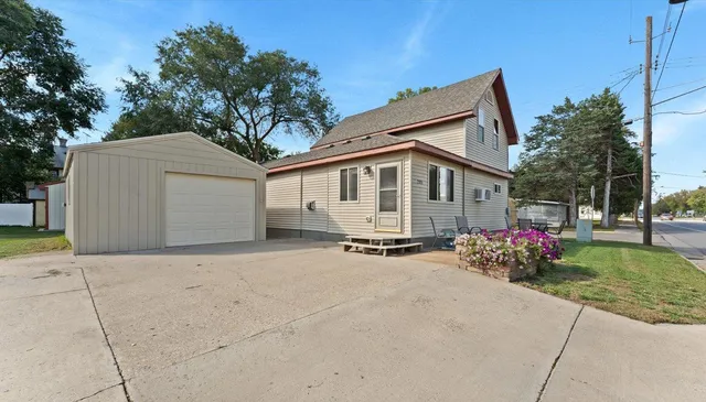 $209,800 | 205 Grant Avenue Southwest, Richmond, MN 56368