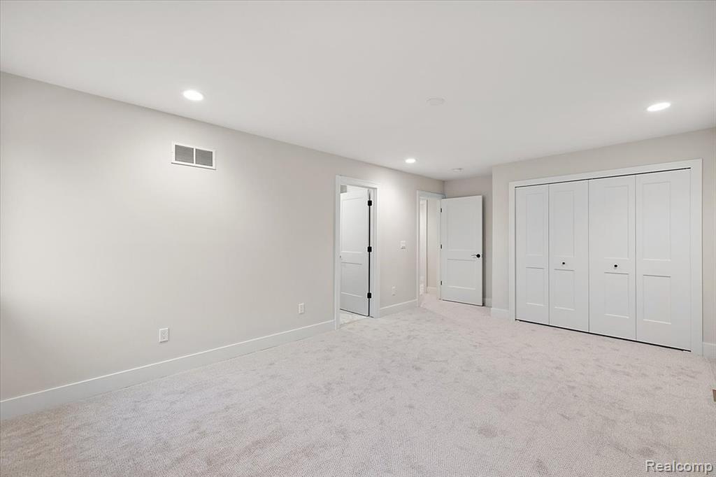 2921 Walsh Drive Rochester, MI 48309 - Photo 41 of 64