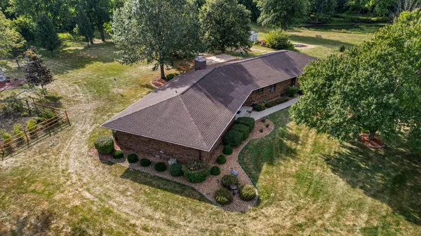 $489,900 | 44 Glenbrook Court, Fisher, IL 61843