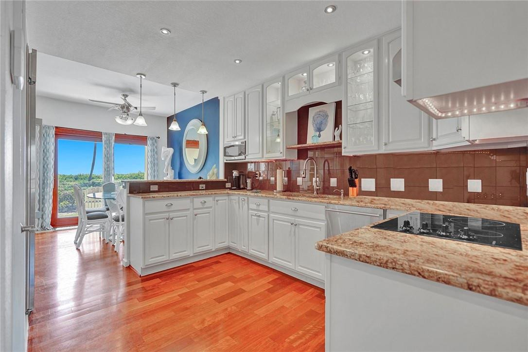 5450 Old Ocean Boulevard, Unit 6 Ocean Ridge, FL 33435 - Photo 4 of 25 Kitchen