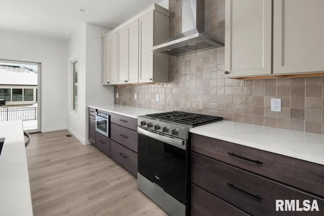 $729,900 | 7123 Alvie Lane, Bettendorf, IA 52722