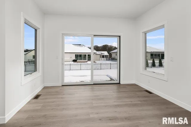 $729,900 | 7123 Alvie Lane, Bettendorf, IA 52722