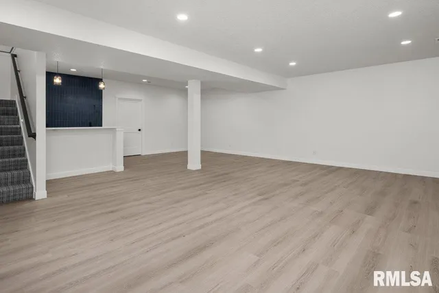 $729,900 | 7123 Alvie Lane, Bettendorf, IA 52722