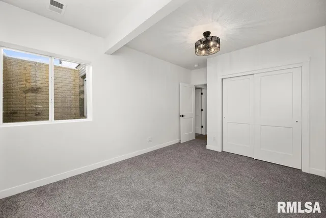 $729,900 | 7123 Alvie Lane, Bettendorf, IA 52722